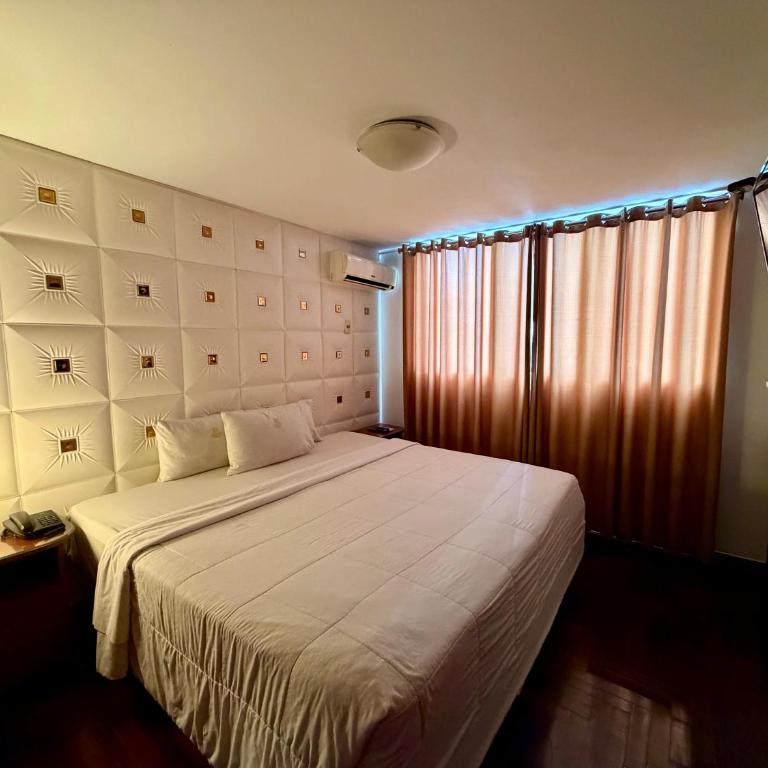 Inkari Apart Hotel - King Room with Balcony and Street View - 5