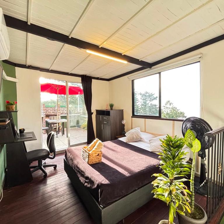 Apartamentos amoblados en Medellín-Bombona II - Apartamento con terraza - 2