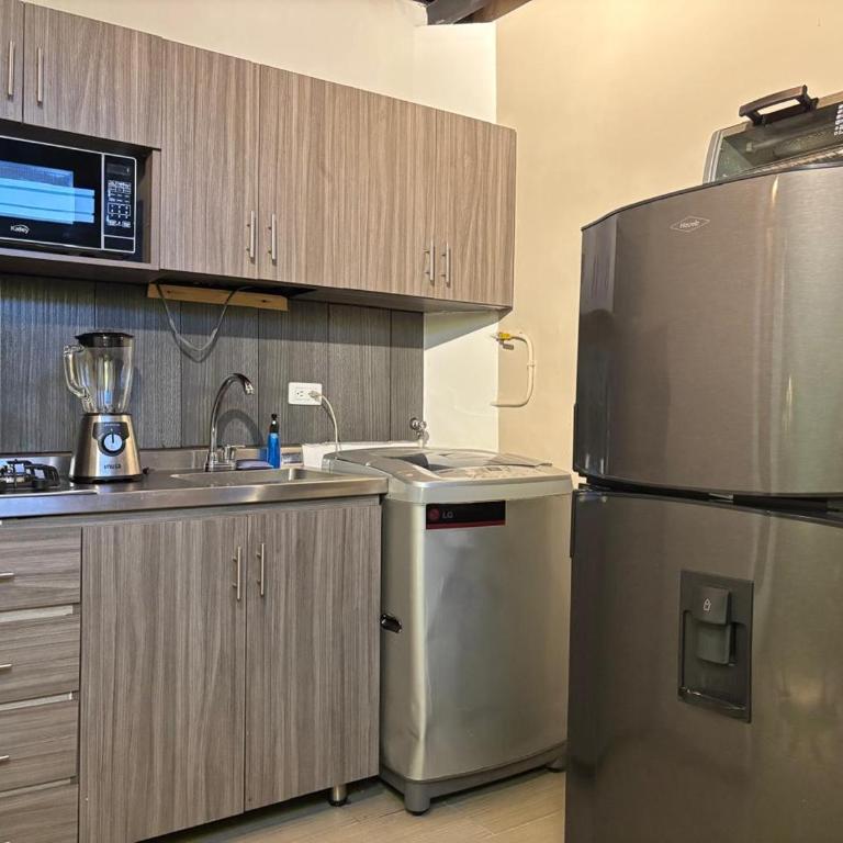 Apartamentos amoblados en Medellín-Bombona II - Apartamento con terraza - 7