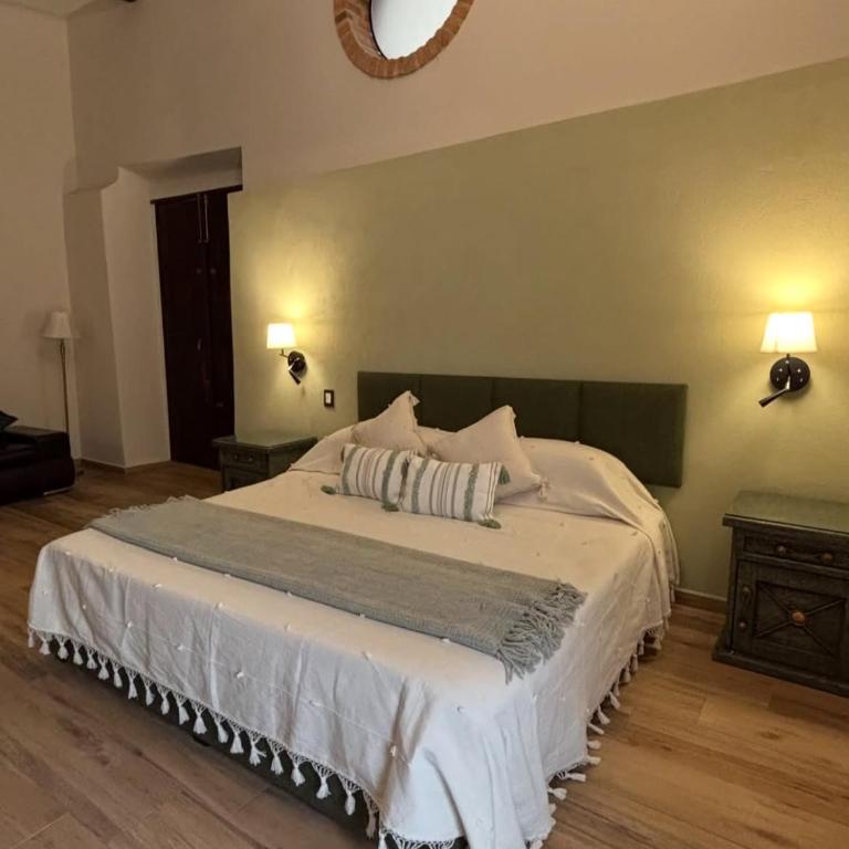 Hacienda Casa Grande, suite esmeralda - Habitación Deluxe con cama extragrande - 1