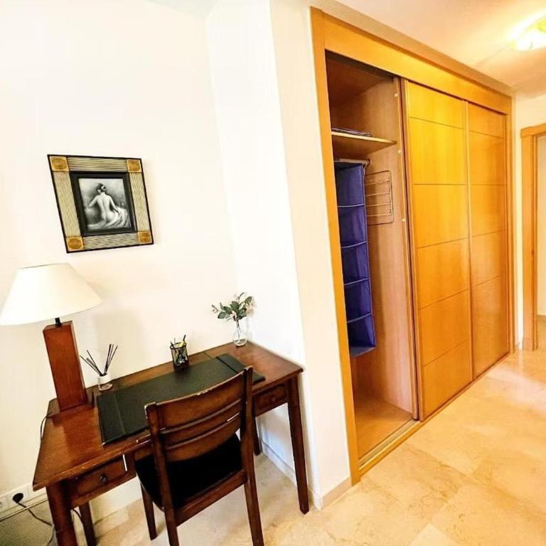 Spacious 3-Bedroom Apartment with Padel and Free Parking - Apartment mit 3 Schlafzimmern - 26