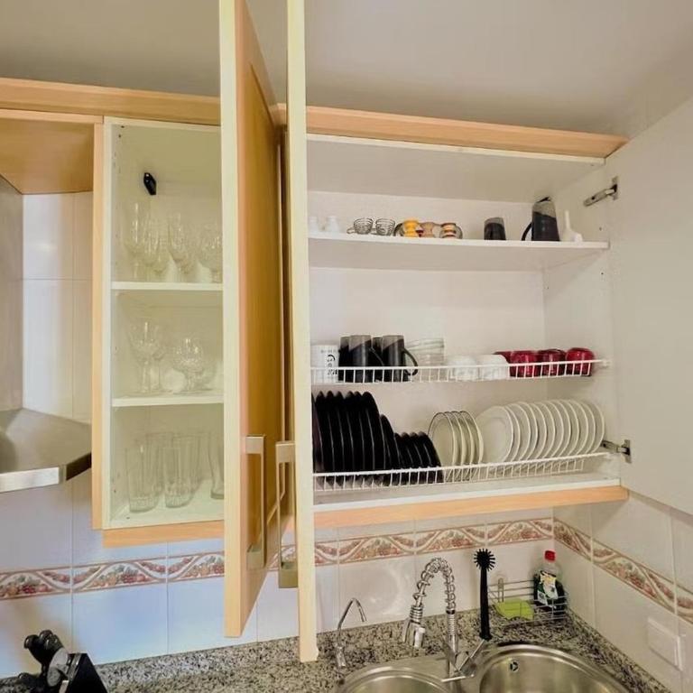 Spacious 3-Bedroom Apartment with Padel and Free Parking - Apartment mit 3 Schlafzimmern - 28