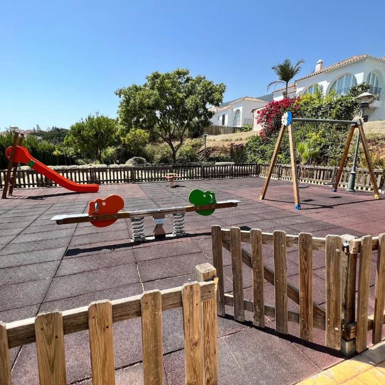 Spacious 3-Bedroom Apartment with Padel and Free Parking - Apartment mit 3 Schlafzimmern - 41