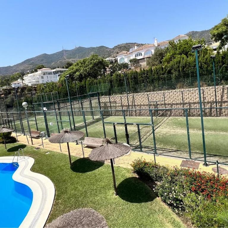 Spacious 3-Bedroom Apartment with Padel and Free Parking - Apartment mit 3 Schlafzimmern - 45