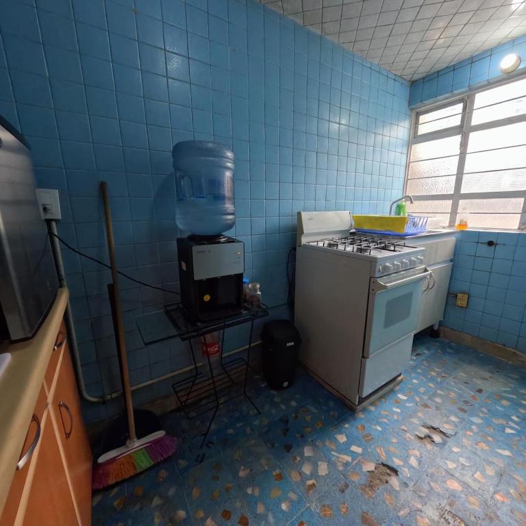 DEPARTAMENTO HOSPEDAJE DE LA ROSA ENFRENTE DE TERMINAL 2 WIFI free - Apartment - Ground Floor - 8