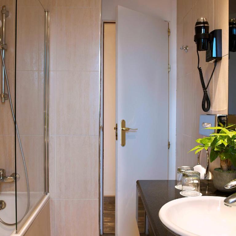 Hotel Paris Opéra, Affiliated by Meliá - Chambre Familiale - 4