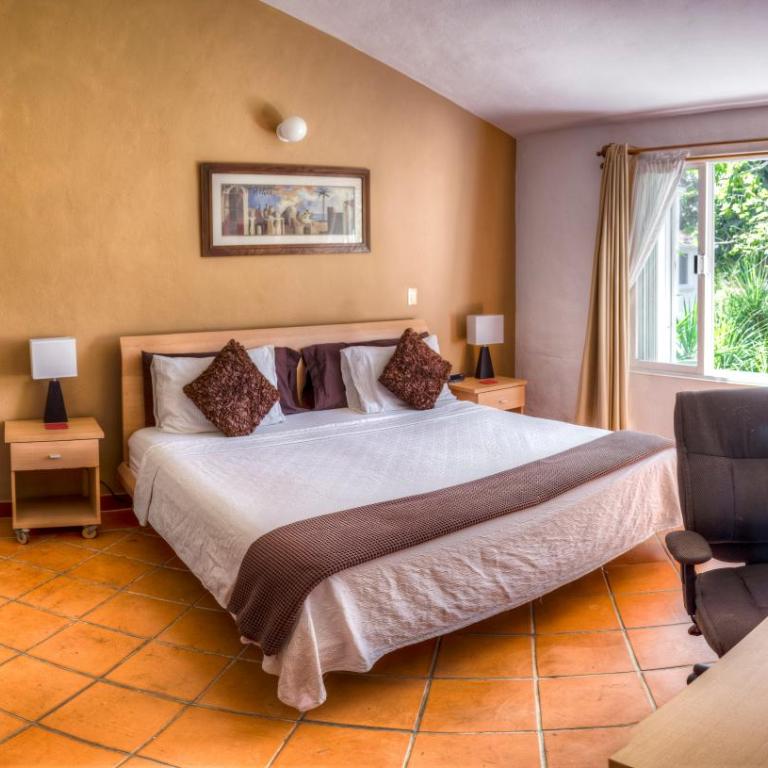 Casa Mi Tesoro Vacation Rooms - Deluxe Double Room with Shower - 1