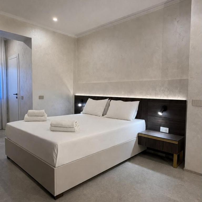 Royal Luxury Suites - Deluxe Zimmer - 6