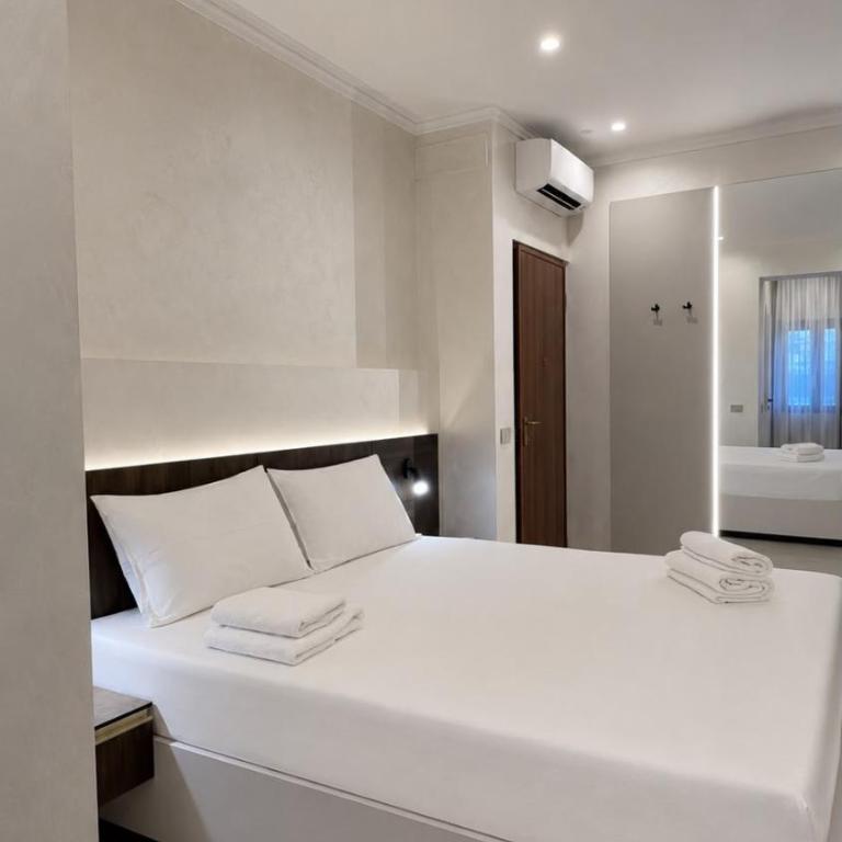 Royal Luxury Suites - Deluxe Zimmer - 5