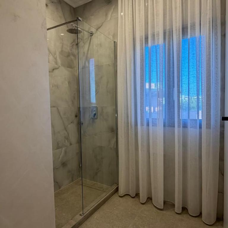 Royal Luxury Suites - Deluxe Zimmer - 3