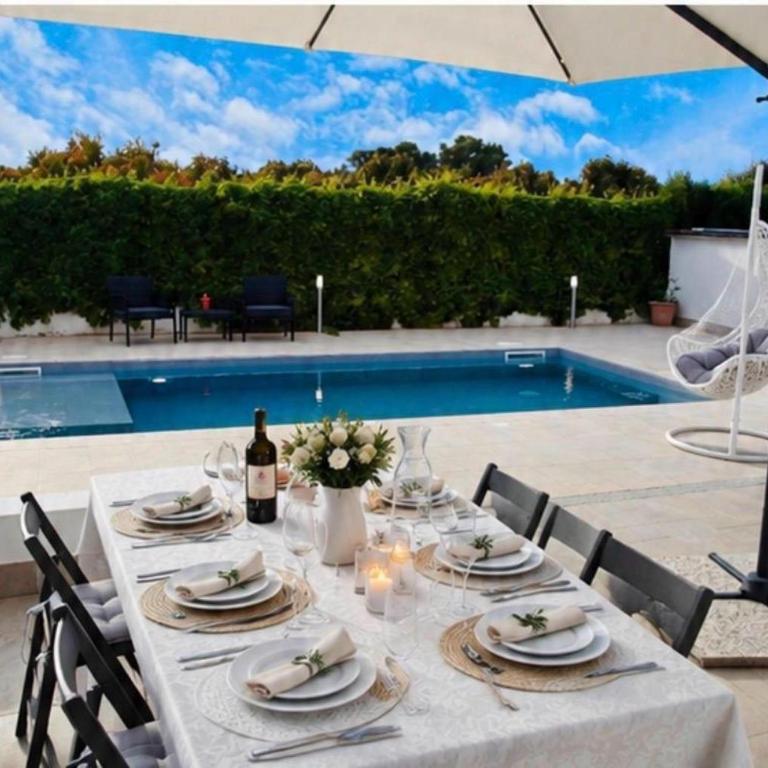 Libero House A Private Pool Oasis - One-Bedroom Villa - 15