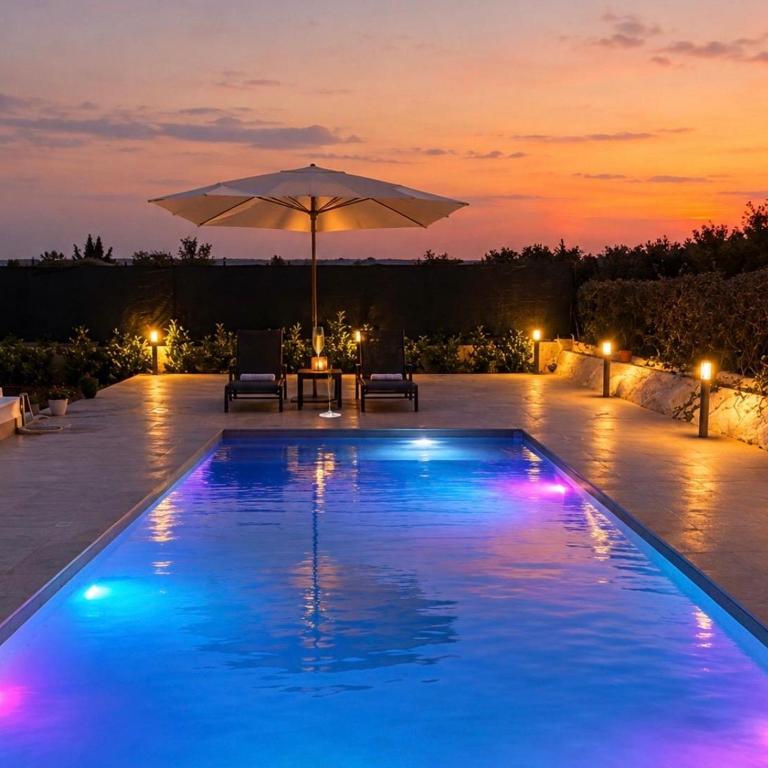 Libero House A Private Pool Oasis - One-Bedroom Villa - 1
