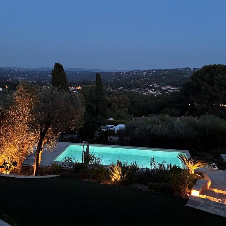 Exklusive Villa mit privatem Pool und Panoramablick - Maison 4 Chambres - 16