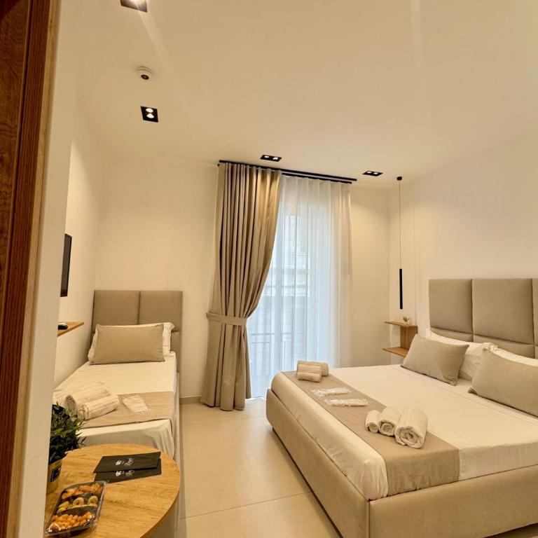 Royal Blessing Toledo - Comfort Dreibettzimmer mit Dusche - 9