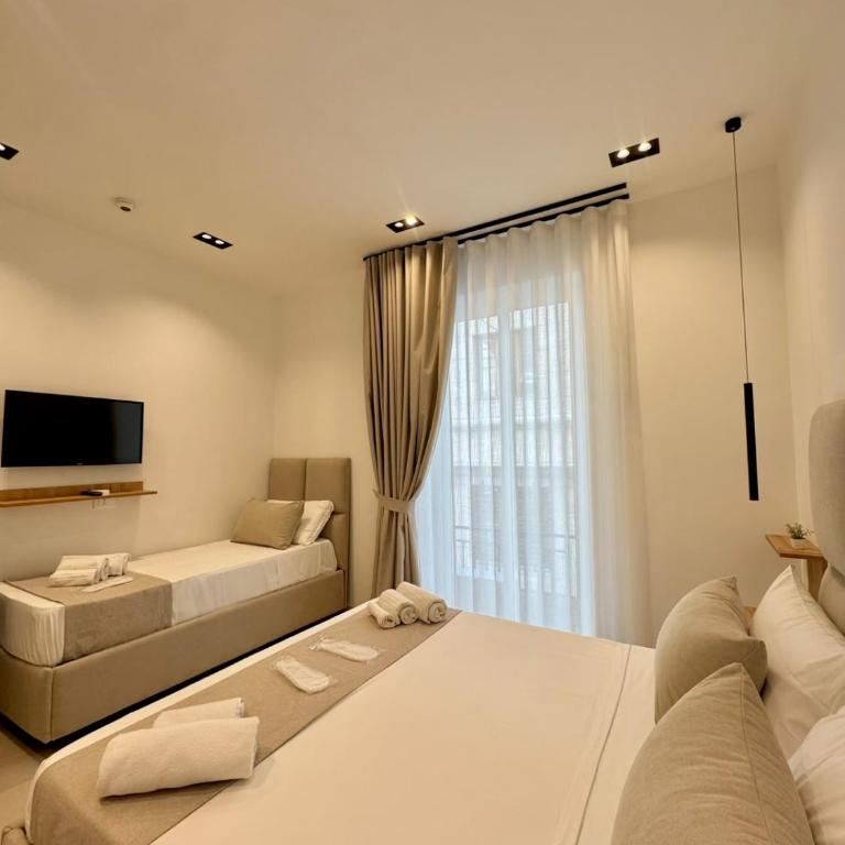 Royal Blessing Toledo - Comfort Dreibettzimmer mit Dusche - 12