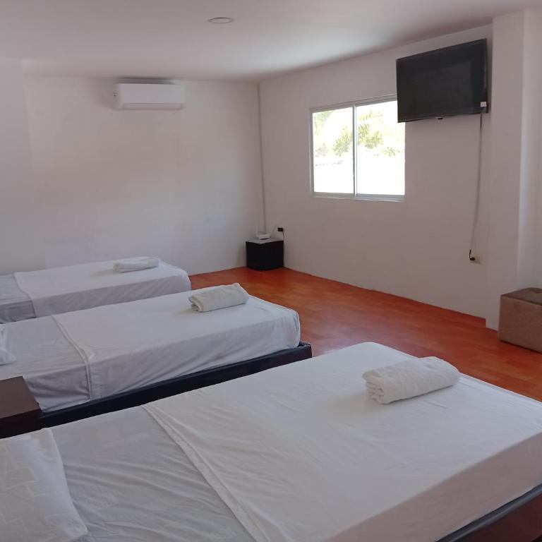 Hostal Oasis - Habitación Familiar - 1