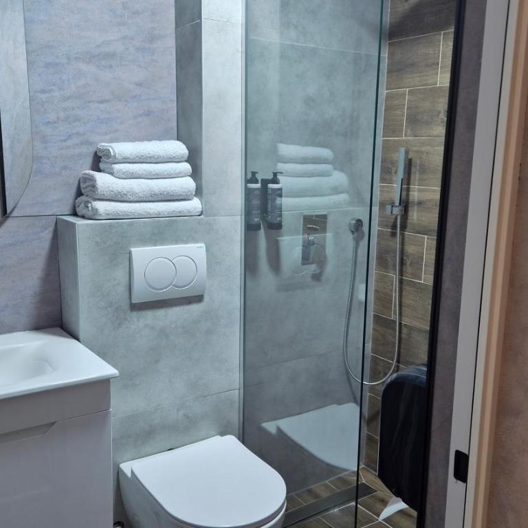 Boatel Charlie LUX - Deluxe Doppelzimmer mit Balkon - 7