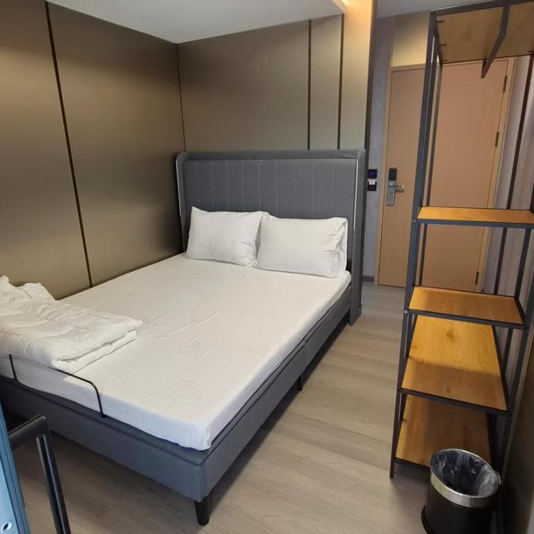 Boatel Charlie LUX - Deluxe Doppelzimmer mit Balkon - 8