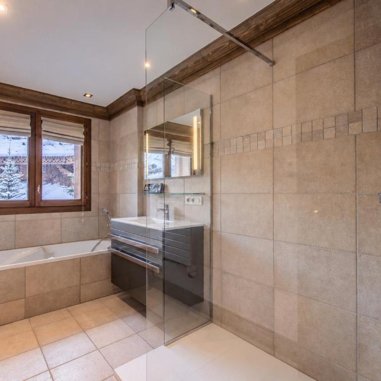 Appartement rénové 100m², terrasse sud, parking couvert, ski in-ski out, 3 chambres, 6 pers - Apartamento de 3 dormitorios - 5