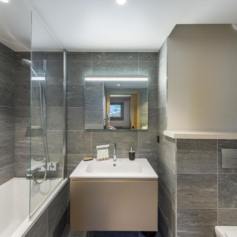 Appartement lumineux avec spa, piscine et sauna pour 7 personnes near Megeve - Appartement 3 Chambres - 12