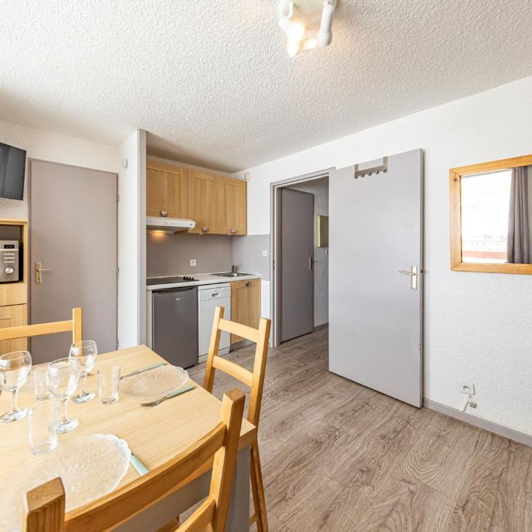 Studio confortable 6 pers. avec kitchenette - FR-1-807-13 - Apartment - 11