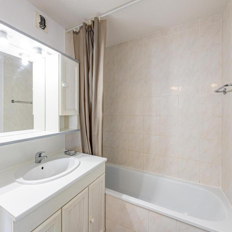 Appartement confortable 7 pers. proche pistes et commerces - Apartamento de 2 dormitorios - 7