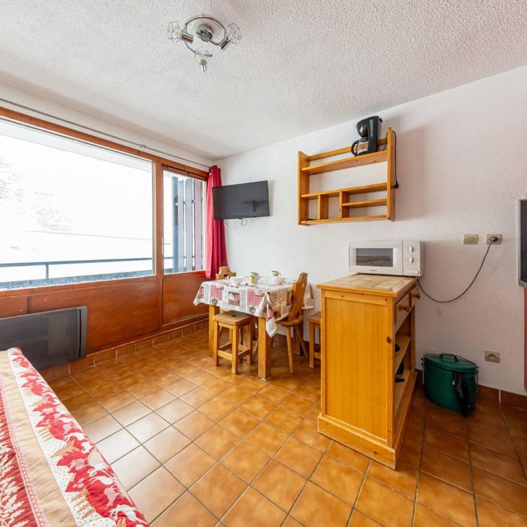 Studio 24m² pour 4 pers. - Balcon & Skis aux pieds - FR-1-807-42 - Studio - 9