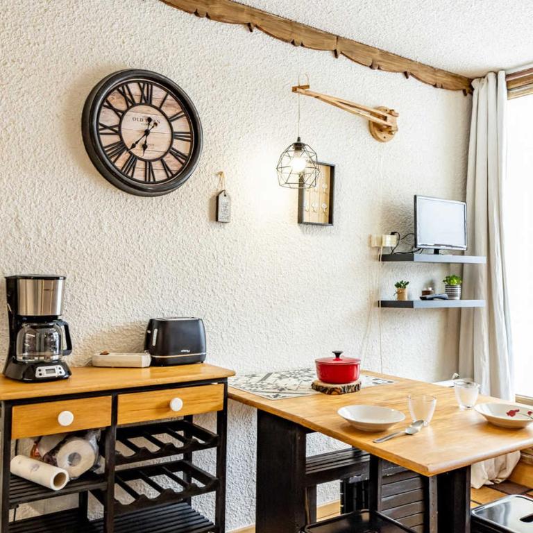 Studio moderne 4 pers. pied des pistes, parking gratuit - FR-1-807-45 - Estudio - 10