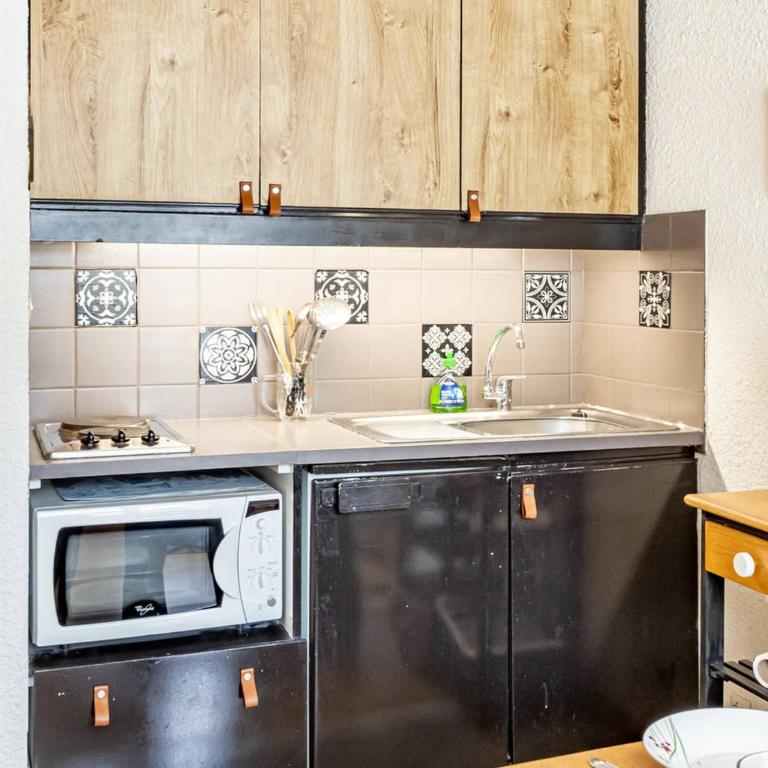 Studio moderne 4 pers. pied des pistes, parking gratuit - FR-1-807-45 - Estudio - 11