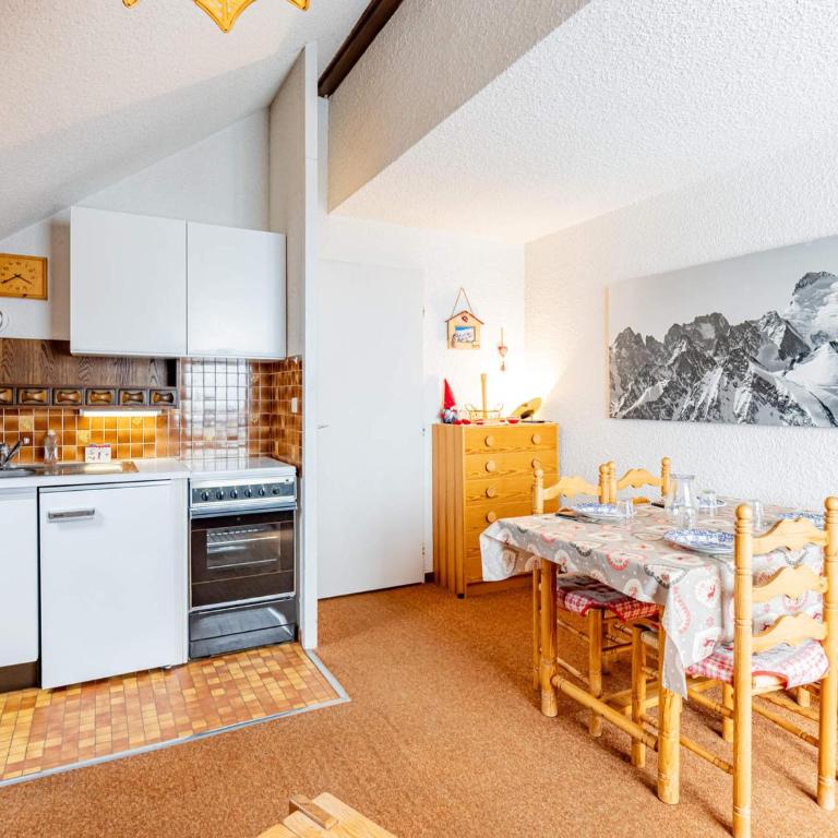 Confortable T2/3 pour 6 pers. avec balcon et accès ski à Saint-François-Longchamp - FR-1-807-14 - Apartment - 11