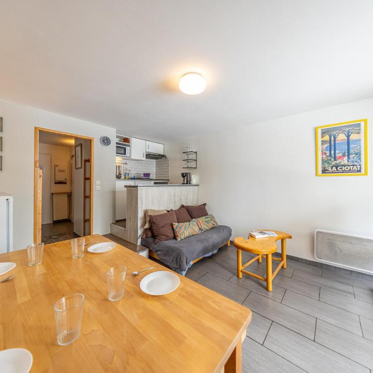 Studio moderne pour 4 pers, balcon sud, proche piste, résidence Roc Rouge - Studio - 12