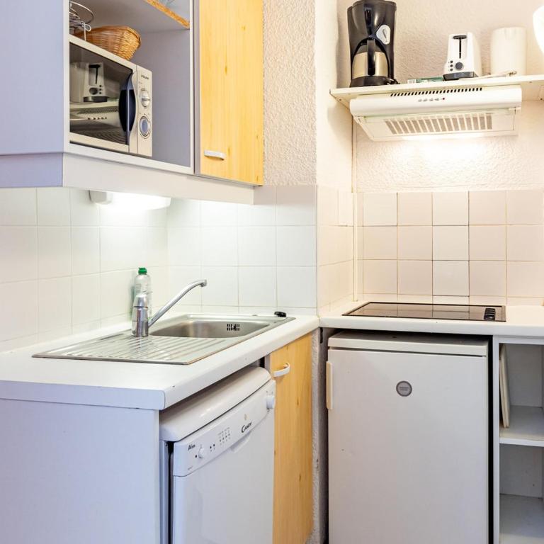 Appartement cosy 6 pers au pied des pistes - FR-1-807-1 - Apartment - 13