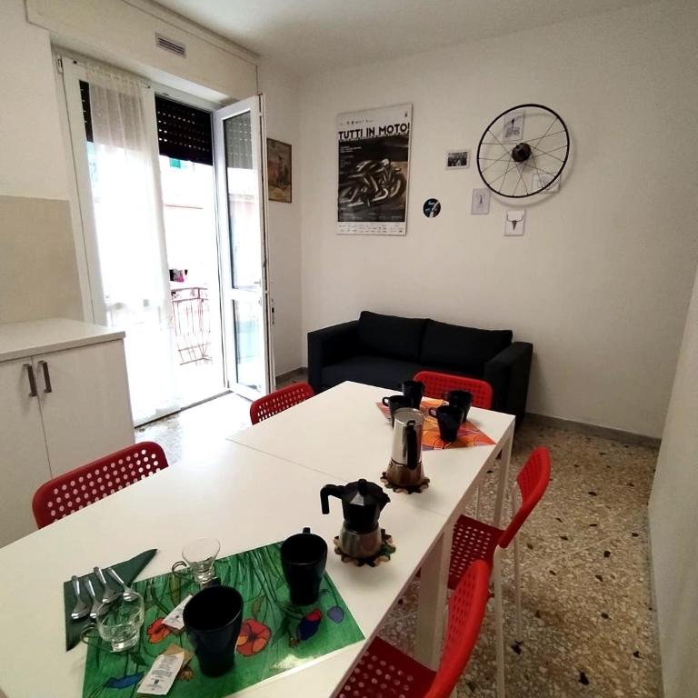 The BrightSide Pisa, Family & Friends Flat with 2 Bathrooms, 2 Balconies & Strong WiFi - Apartment mit 3 Schlafzimmern - 6