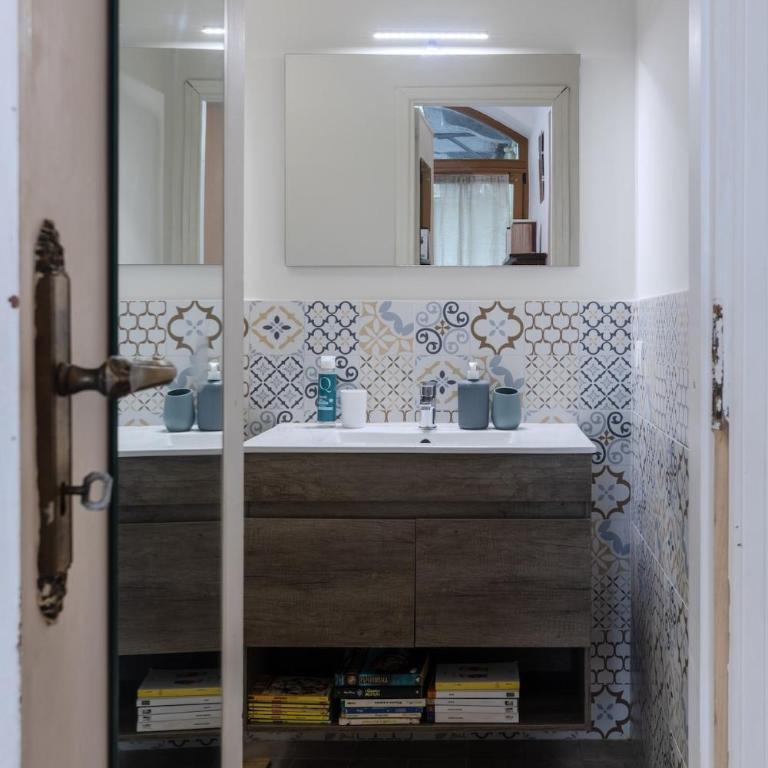 La casa dei libri - Appartamento Standard con 2 Camere da Letto - 9