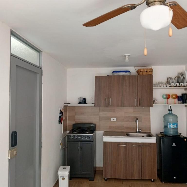 Apartamento Amoblado Acogedor Ibagué - Three-Bedroom Standard Apartment - 3
