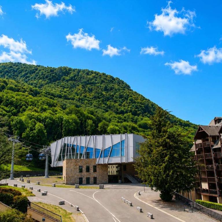 Luchon T2 Centre Ville avec Balcon Sud et Parking - Animaux Admis - FR-1-313-194 - Appartement (4 Adultes) - 12