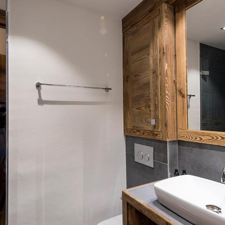 Courchevel 1850 Appart Ski-in/Ski-out 6 pers avec Parking - Three-Bedroom Apartment - 8