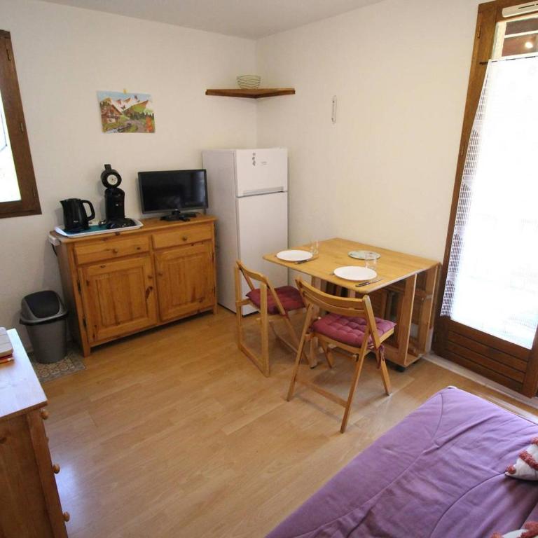 Appartement calme avec parking, animaux OK - 4 pers., vue montagne - FR-1-313-253 - Apartment - 1