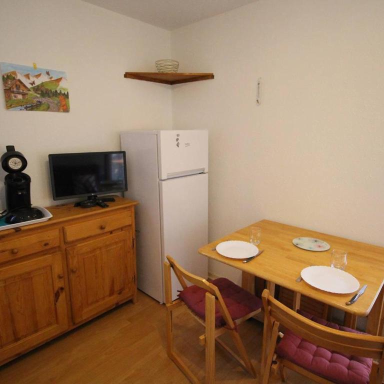 Appartement calme avec parking, animaux OK - 4 pers., vue montagne - FR-1-313-253 - Apartment - 4