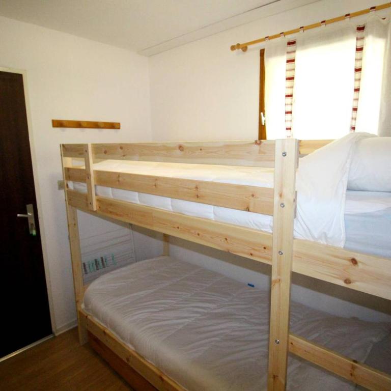 Appartement calme avec parking, animaux OK - 4 pers., vue montagne - FR-1-313-253 - Apartment - 8