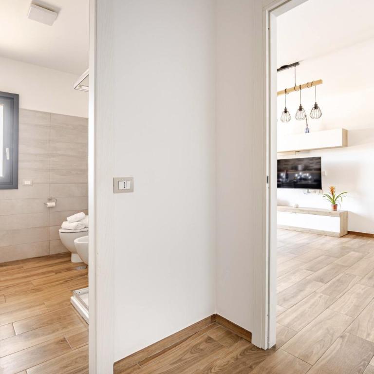 Parking, FCO Airport & Beach - River Breeze - Apartamento de 1 Dormitorio con balcón y vistas a la ciudad - 16
