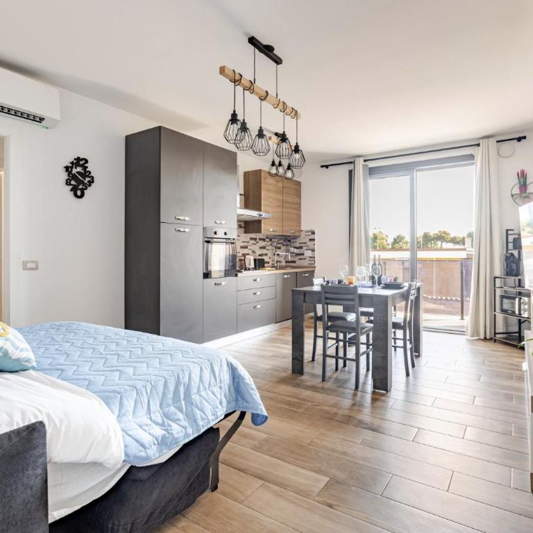 Parking, FCO Airport & Beach - River Breeze - Apartamento de 1 Dormitorio con balcón y vistas a la ciudad - 7