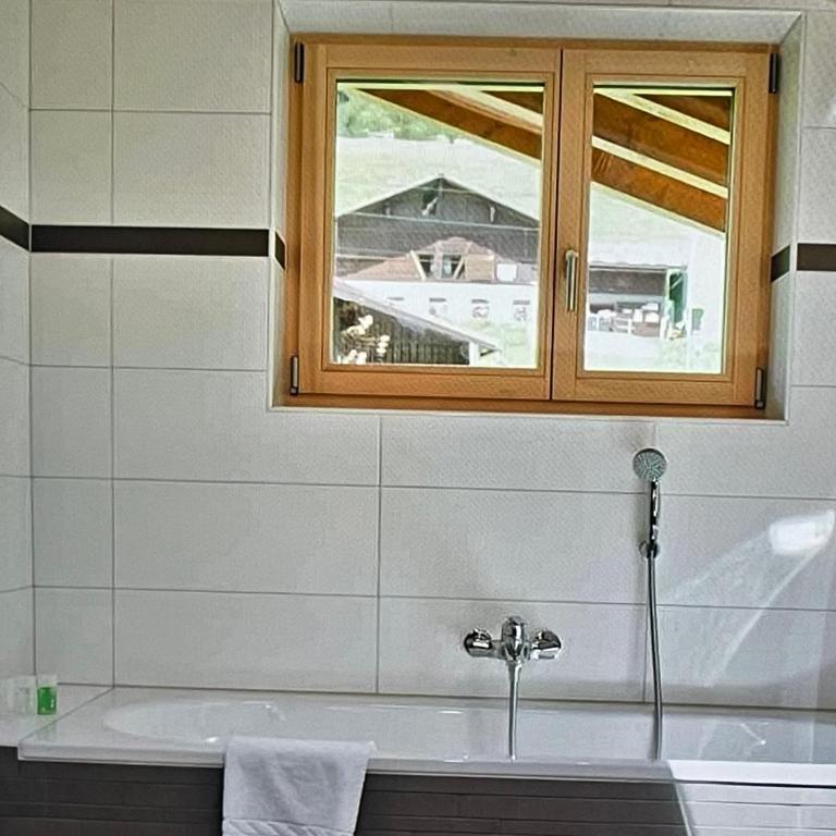 Traditionelles Chalet mit 4 Schlafzimmern - Chalet - 11