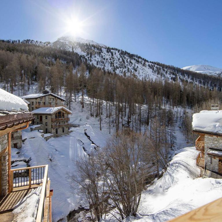 Appartement neuf avec cheminée, proche pistes, Val d'Isère - Two-Bedroom Apartment - 13