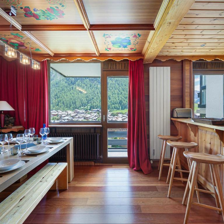 Grand appartement à Val-d'Isère : 4 pièces, 95m², 7 pers, balcons, parking, exposé Sud-Est - Appartement 3 Chambres - 15