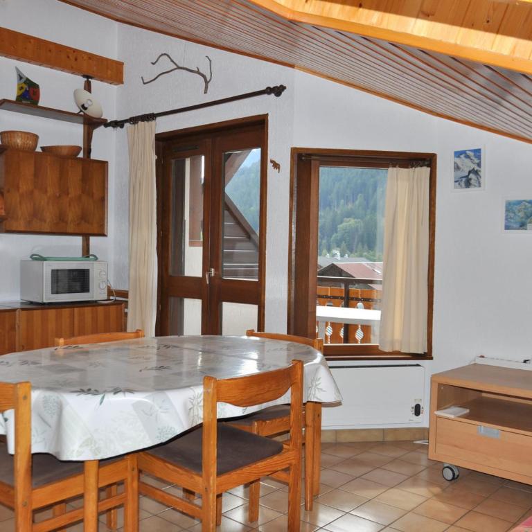 Appartement 3 pièces avec balcon, animaux acceptés et parking - Appartement 2 Chambres - 10