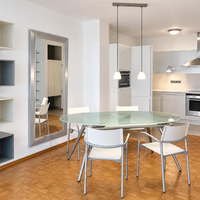 Stylish city apartment with loggia & garage - Apartment mit 1 Schlafzimmer - 2
