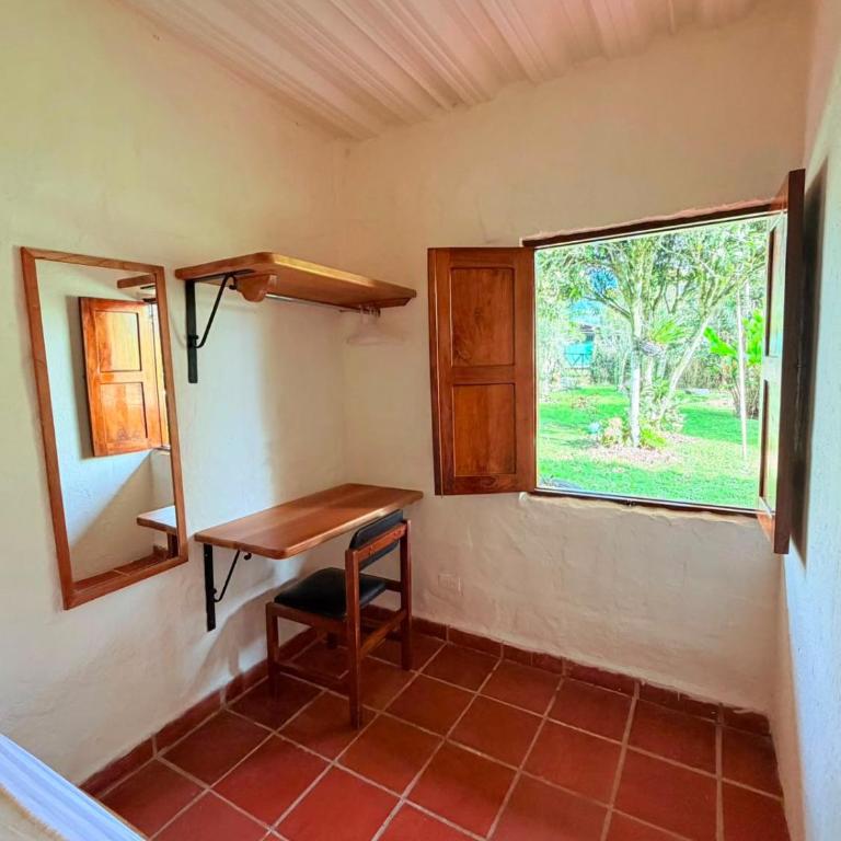 Finca Hostal Ágora - Habitación Familiar con baño privado - 4