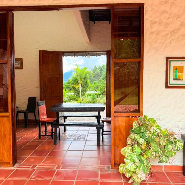 Finca Hostal Ágora - Habitación Familiar con baño privado - 24