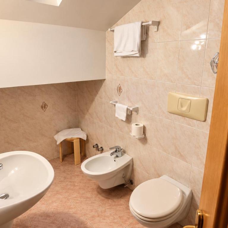 Inter Hotel B&B - Camera Matrimoniale - 9